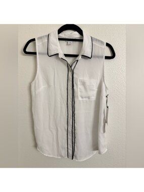 NWT Liz Claiborne White Sleeveless Button Down Tunic Blosue